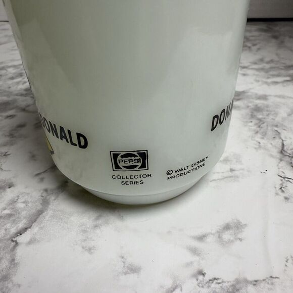 Vintage Anchor Hocking Pepsi Collection Donald Duck Milk Glass Mug - Picture 2 of 5